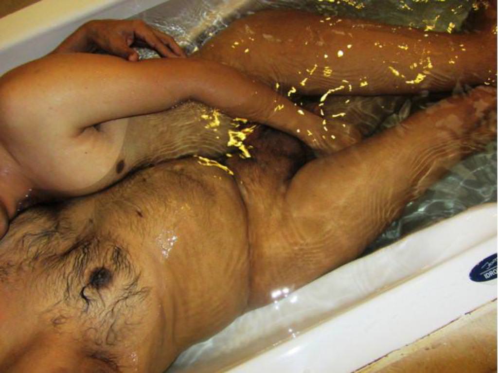 Gay Sex In The Bath Tub Male Hot Nude