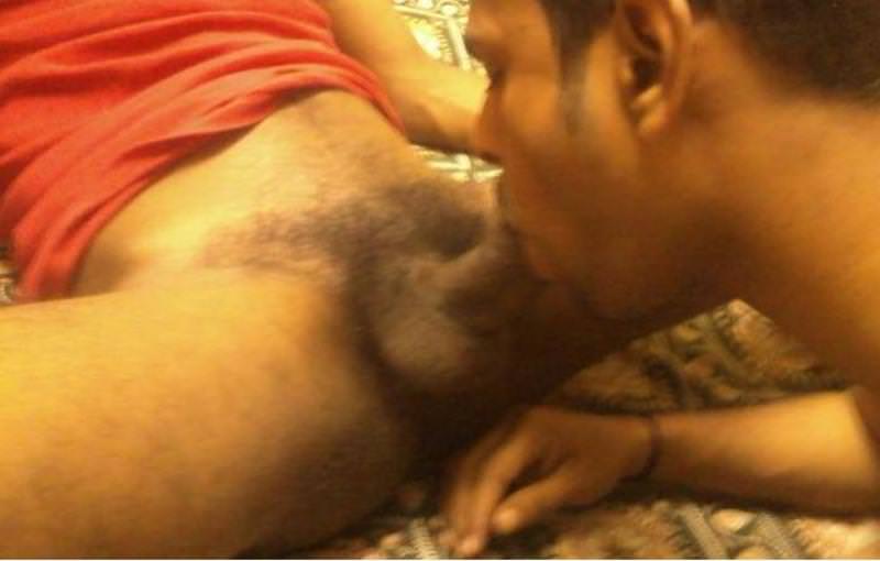 Desi Gay Sex Pics Sucking Cock Of Desi Gay Indian Gay Site