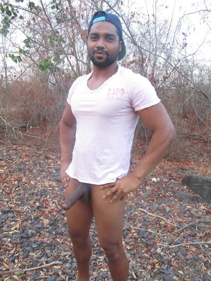The sexy nude pics of this hunky desi macho man show a huge surprise... 