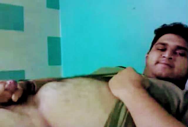 Horny Guy Cums on Lungi in Desi Gay Porn Video. 