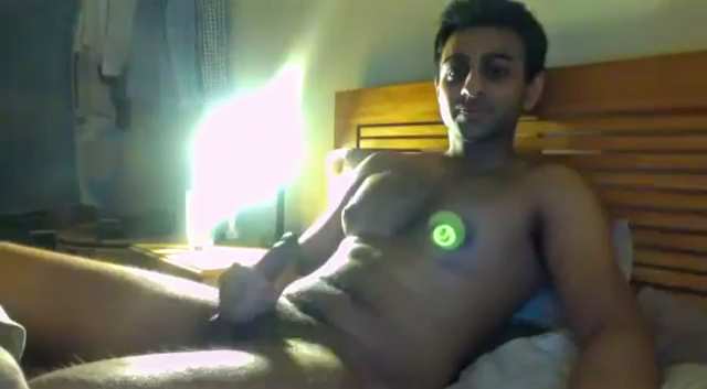Indian gay video of a hot and sexy desi hunk jerking off naked online