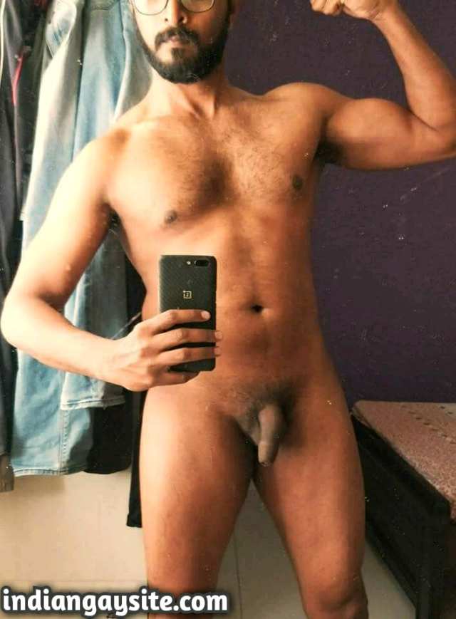 Indian Gay Porn: Sexy desi hunk flexing naked and showing off big dick and ass