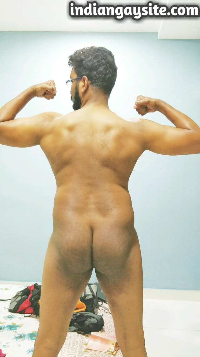 Indian Gay Porn: Sexy desi hunk flexing naked and showing off big dick and ass