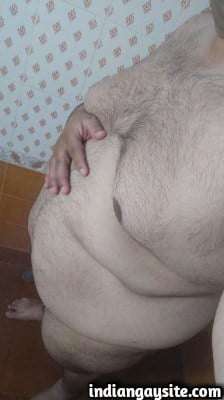 Naked desi daddy exposing hot & hairy chubby body