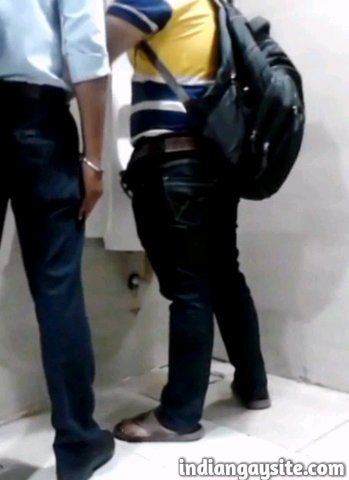 Indian Gay Sex Session of Handjob in Toilet