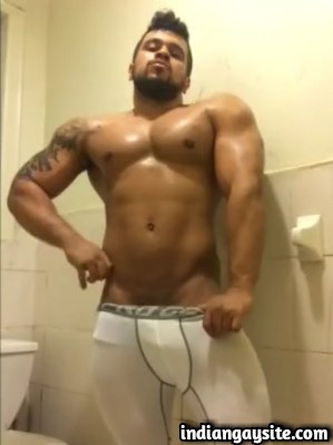 Indian Gay Porn Video of Muscular Guy Stripping