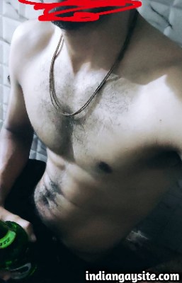 Indian Gay Hunk exposes Sexy Muscular Chest