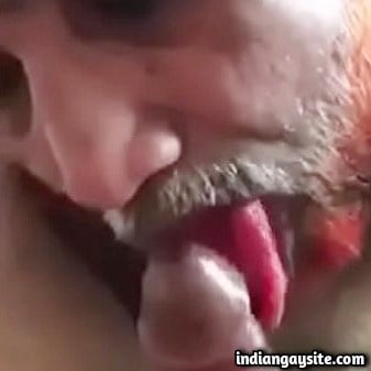 Indian Gay Blowjob Video of Mature Cock Sucker on Big Dick