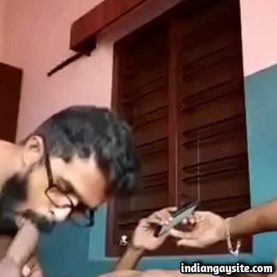 Mallu Cock Sucker Helping Friend in Desi Gay Blowjob Video