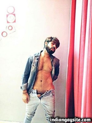 Naked Indian Hunk Exposes Big & Hard Uncut Dick