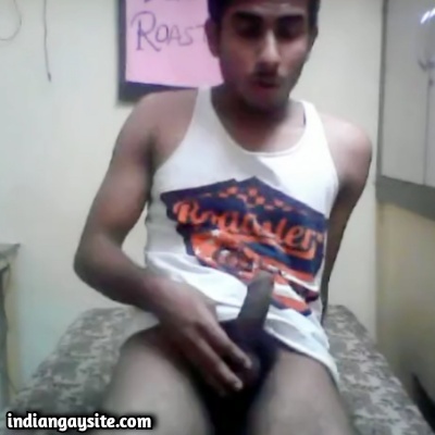 Young Boy Wanks on Cam in Indian Gay Video