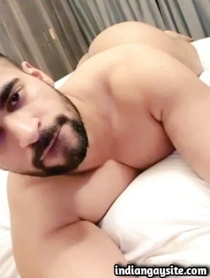 Naked Indian Hunk Shows Sexy Body & Hot Bubbly Ass