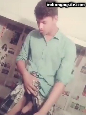 Naked Gay Twink from Hyderabad in Lungi