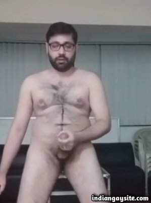 Naked daddy bear cumming wildly on cam show