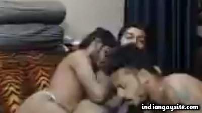 Gay threesome show of sexy hunks sucking dick