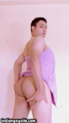 Big ass crossdresser shows sexy body in hot nude pics