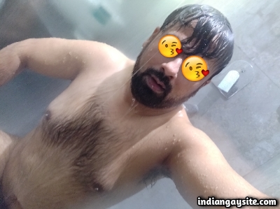 Hairy bear daddy exposing his chubby body in pics