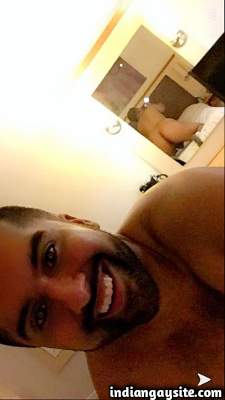 Horny gay dude teasing his sexy body and ass in pics