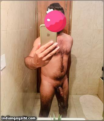 Hairy naked man pics showing a hot Indian gay man