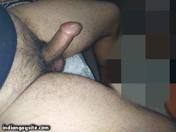 Big dick snaps of a horny naked young desi guy