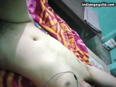 Gay nude snaps of a horny and wild young Indian man