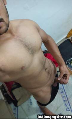 Muscular horny boy teasing his sexy fit body in pics