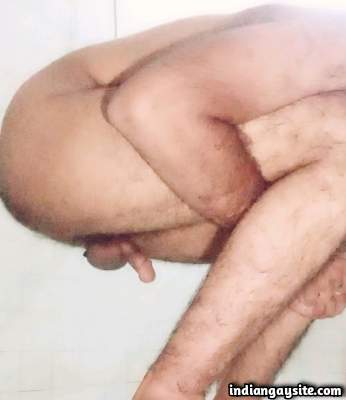 Horny Indian slut teasing his sexy ass in nude gay pics